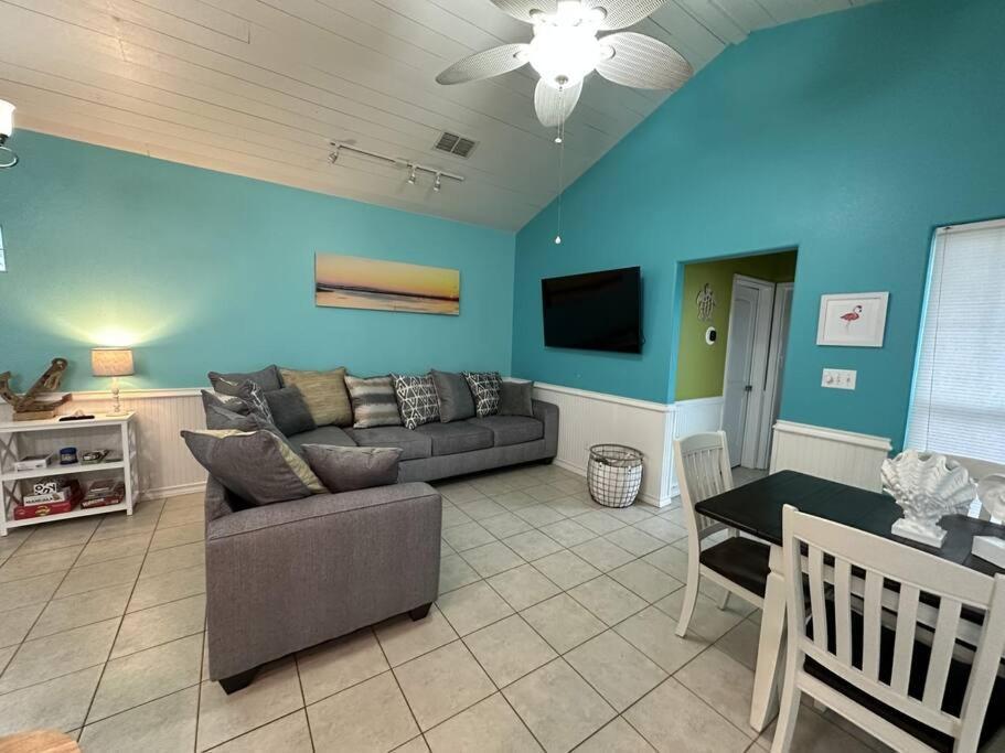 Barefoot Bungalow - Pet Friendly- 2 Bdrm Townhome Corpus Christi Buitenkant foto